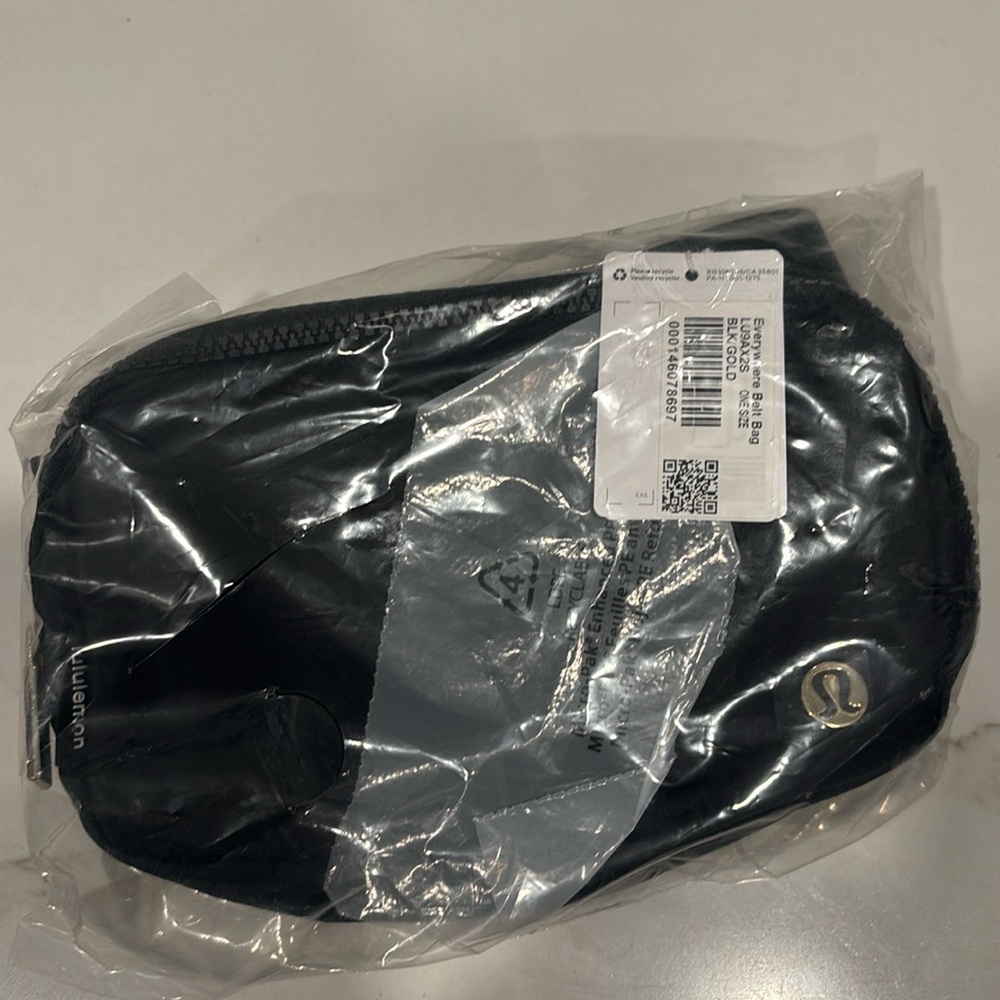 NWT Lululemon crossbody